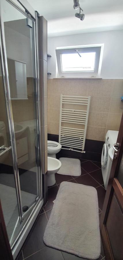 Yla Apartments Piatra Neamt Exterior photo